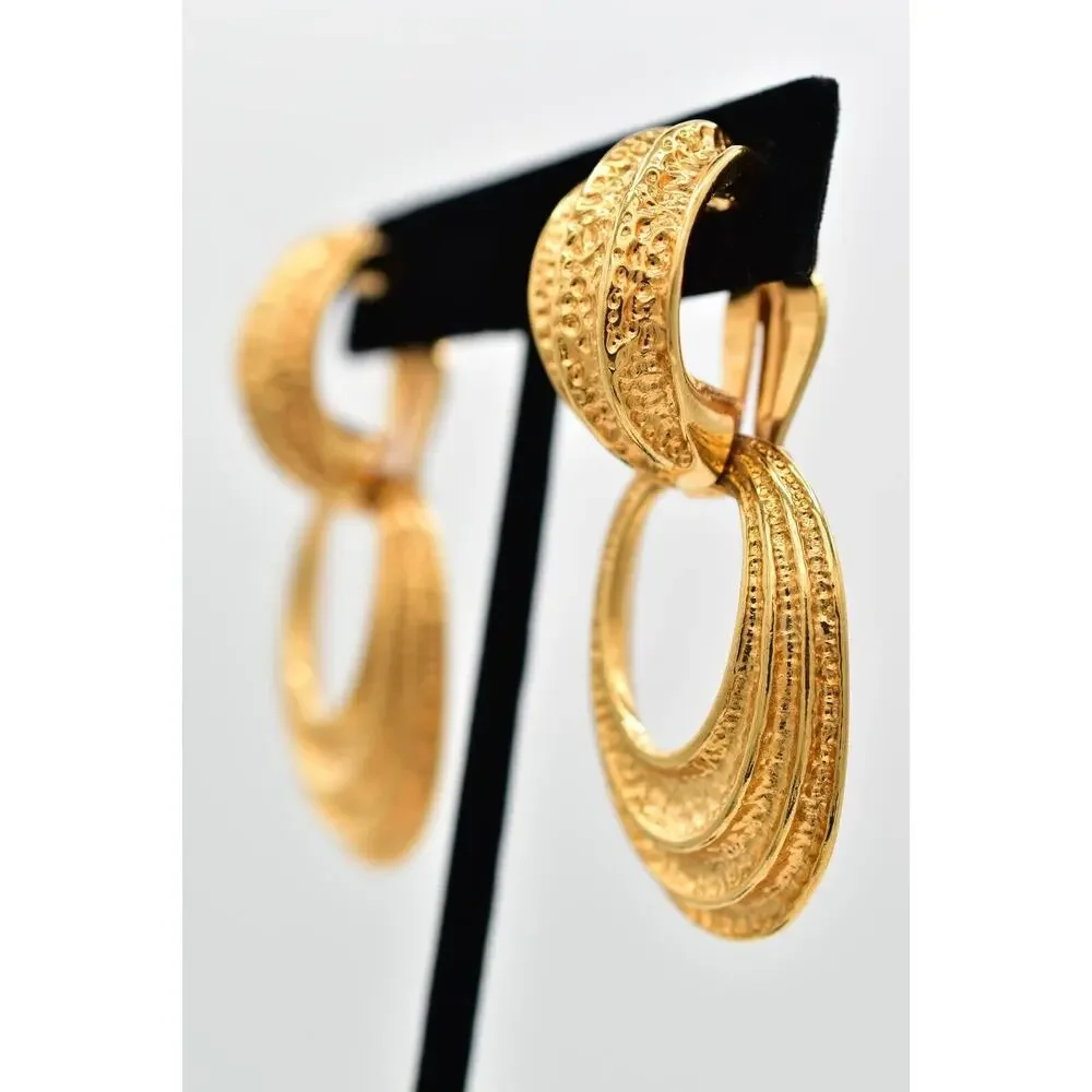Avon Vintage Chunky Clip On Earrings Textured Dangle Gold Knocker Signed BinBK